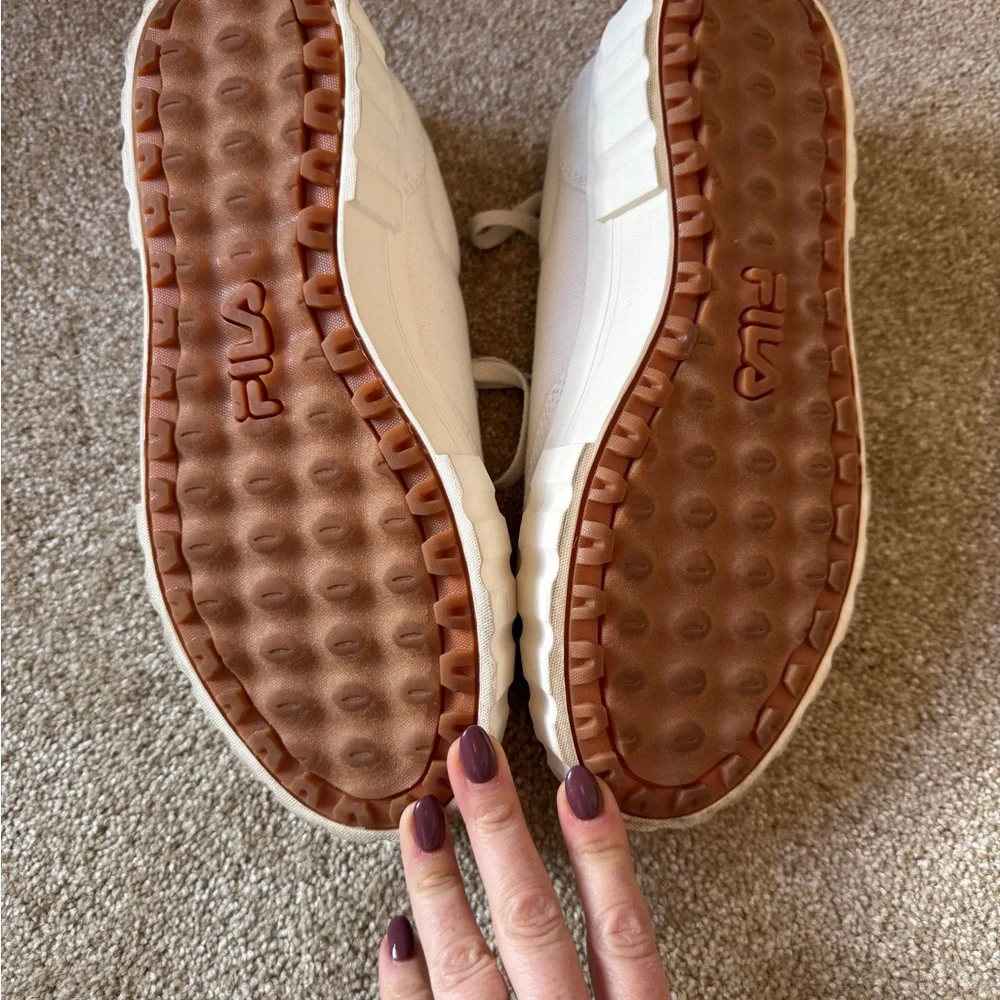 FILA Sandblast Low Casual Sneakers - never worn